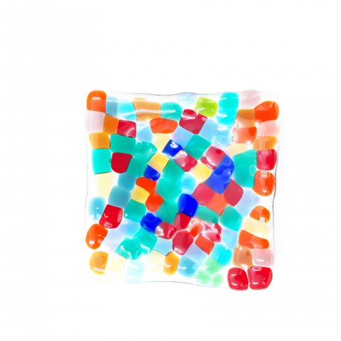 Theezakjesschaaltje met kleurrijke vierkantjes