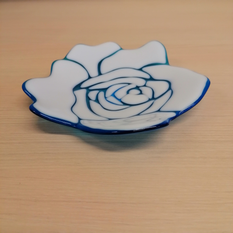 blauwe wit rozenschaal